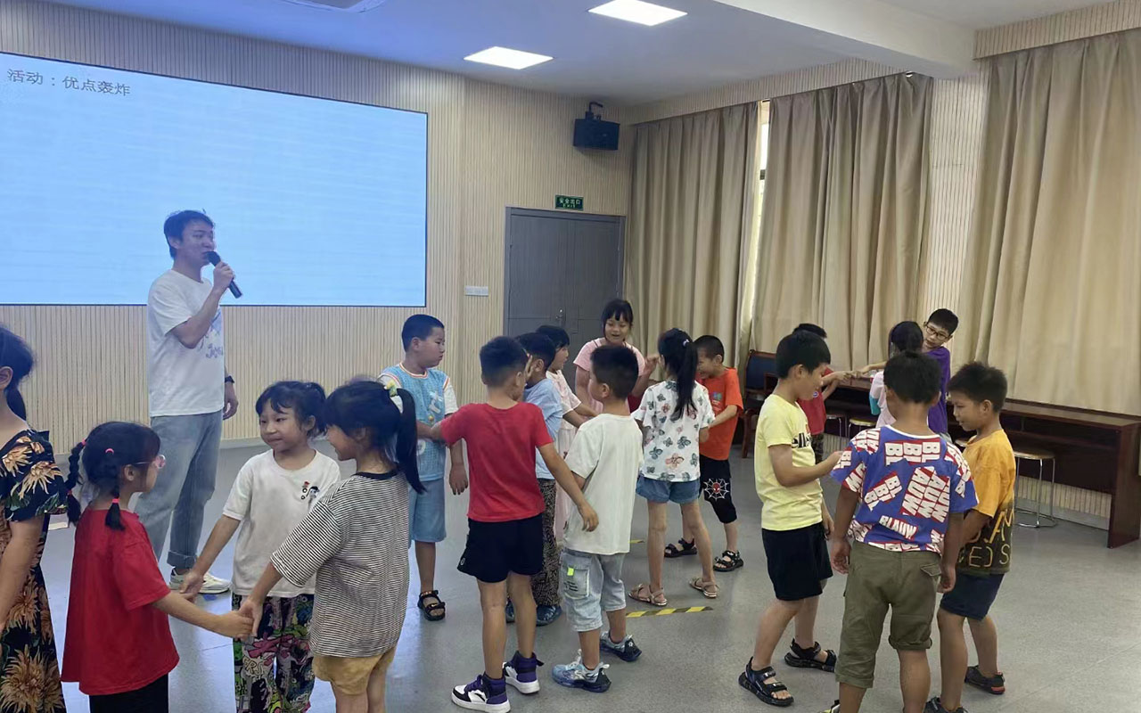 阜新龙观乡中心学校